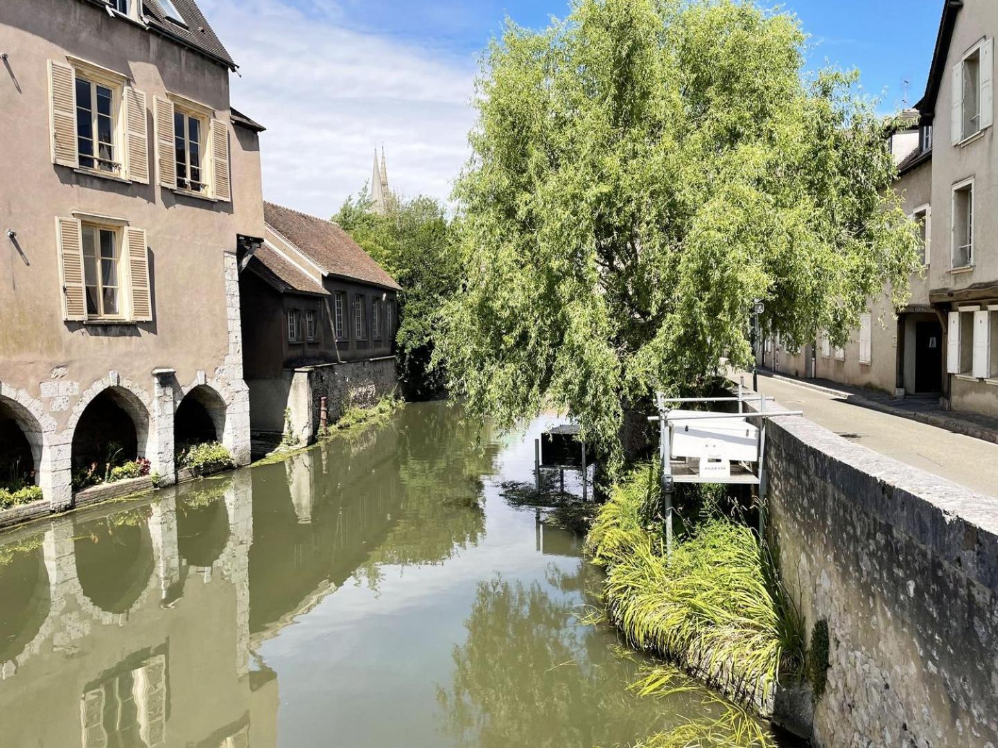 Au Bord De L'Eure - Free Parking Apartment Chartres Exterior photo