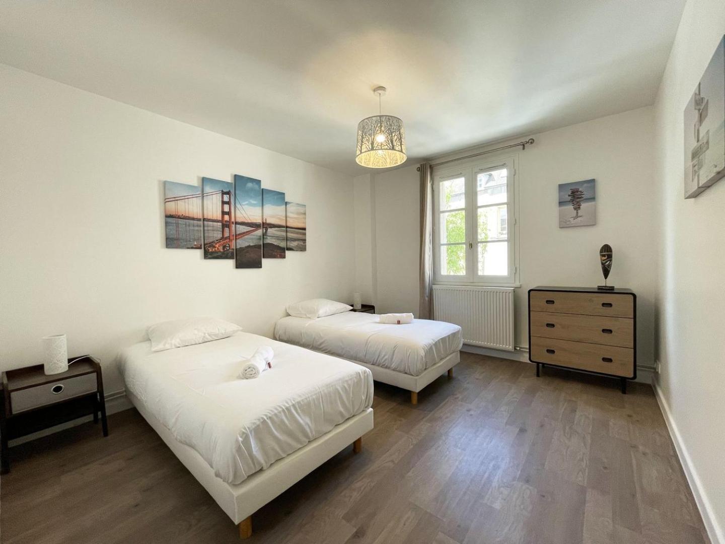 Au Bord De L'Eure - Free Parking Apartment Chartres Exterior photo