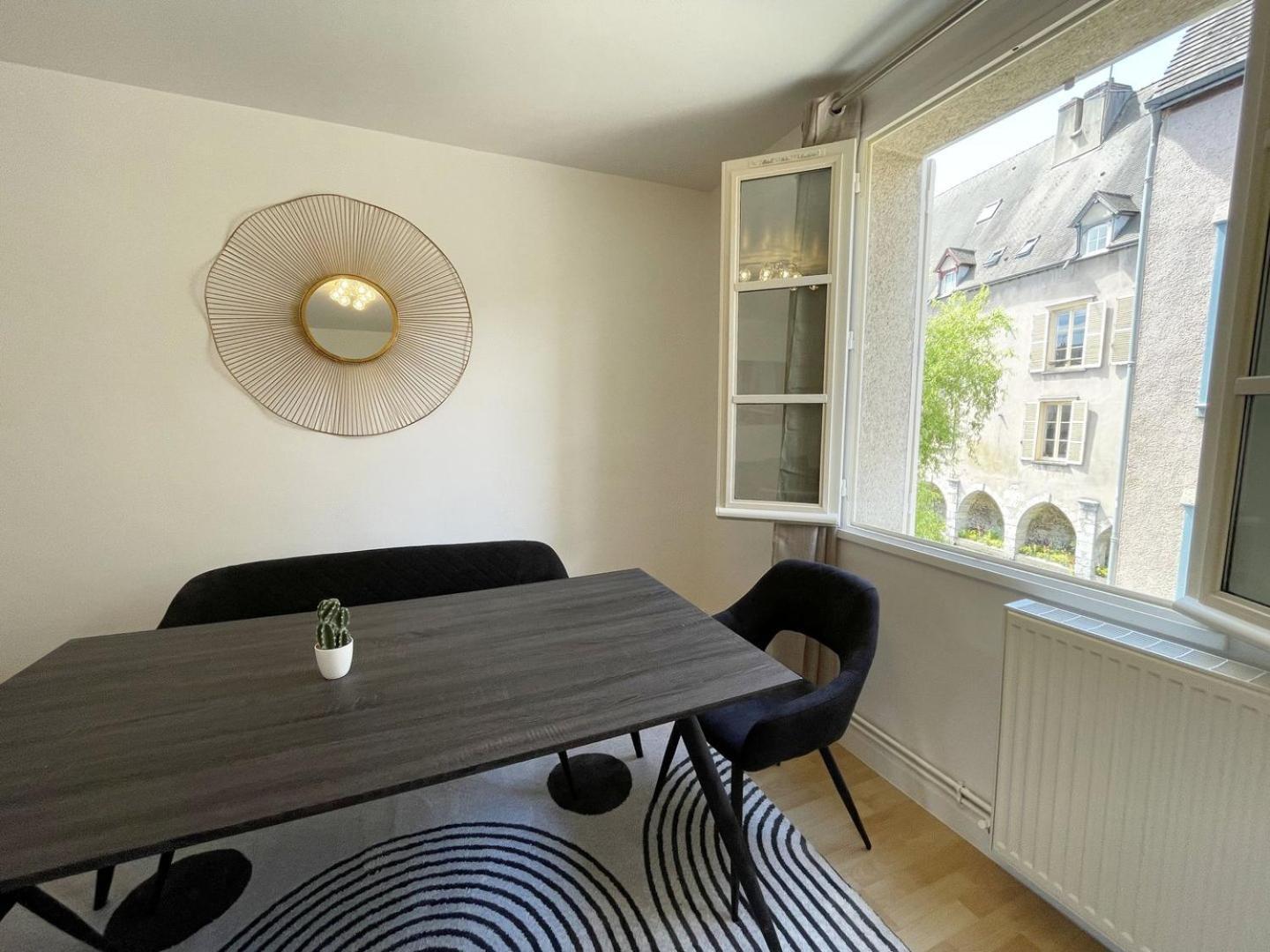 Au Bord De L'Eure - Free Parking Apartment Chartres Exterior photo