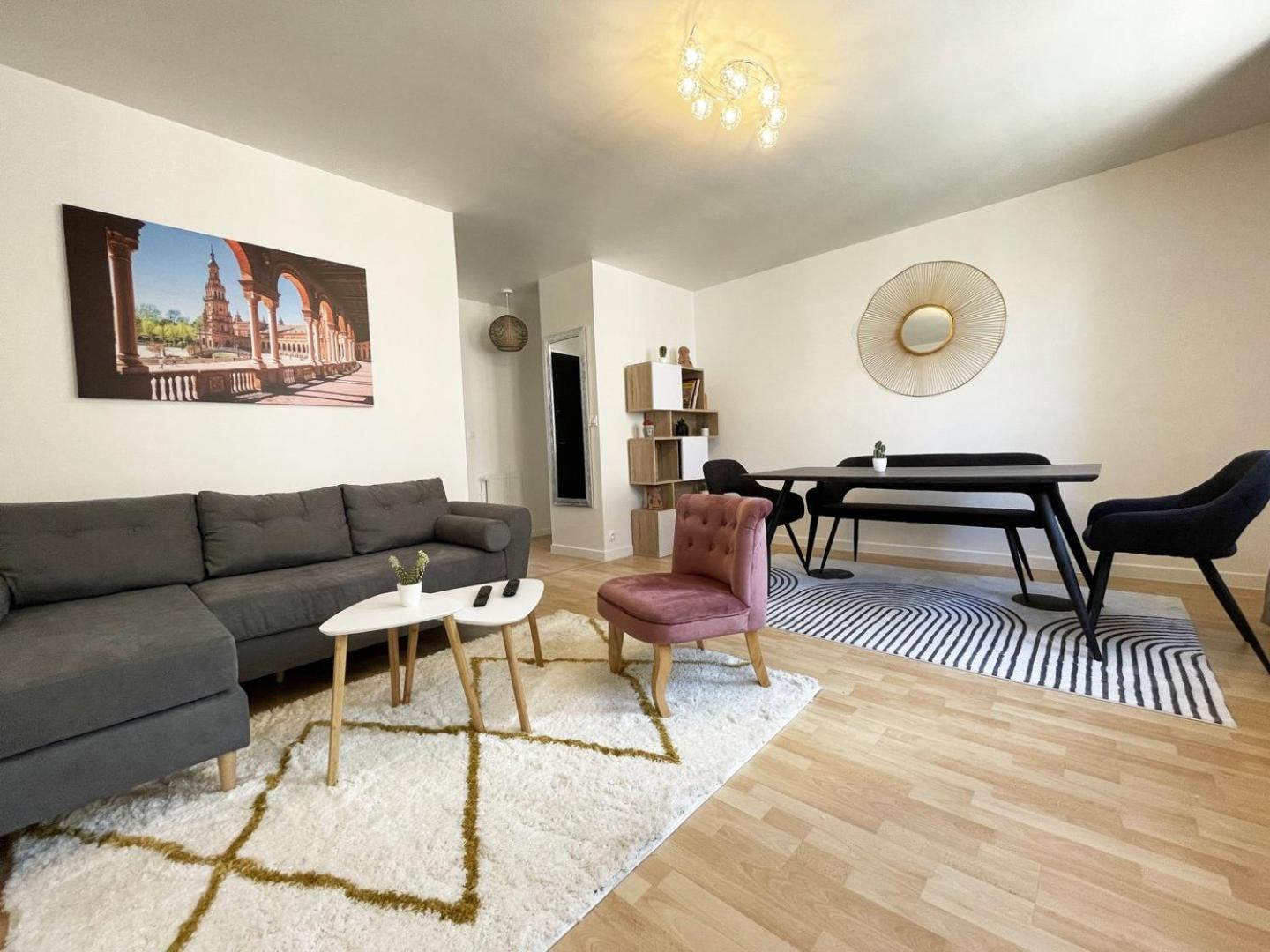 Au Bord De L'Eure - Free Parking Apartment Chartres Exterior photo