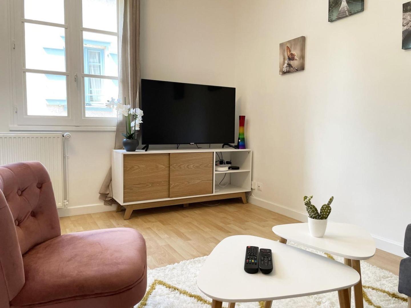Au Bord De L'Eure - Free Parking Apartment Chartres Exterior photo