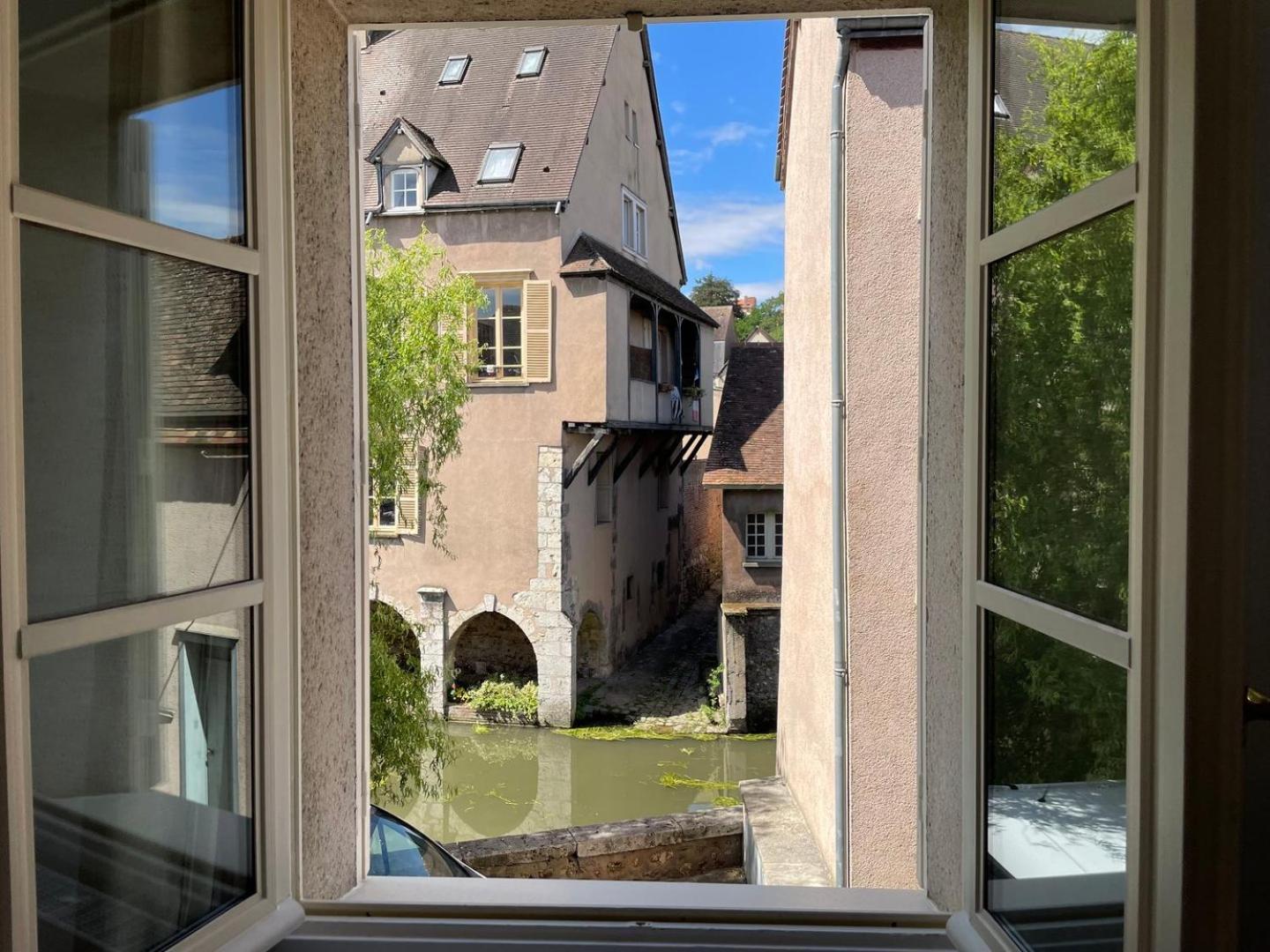 Au Bord De L'Eure - Free Parking Apartment Chartres Exterior photo